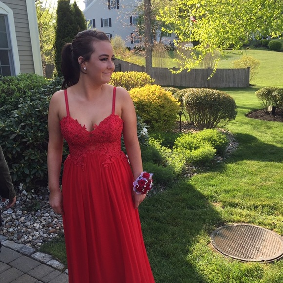 Red prom dress - Picture 3 of 3